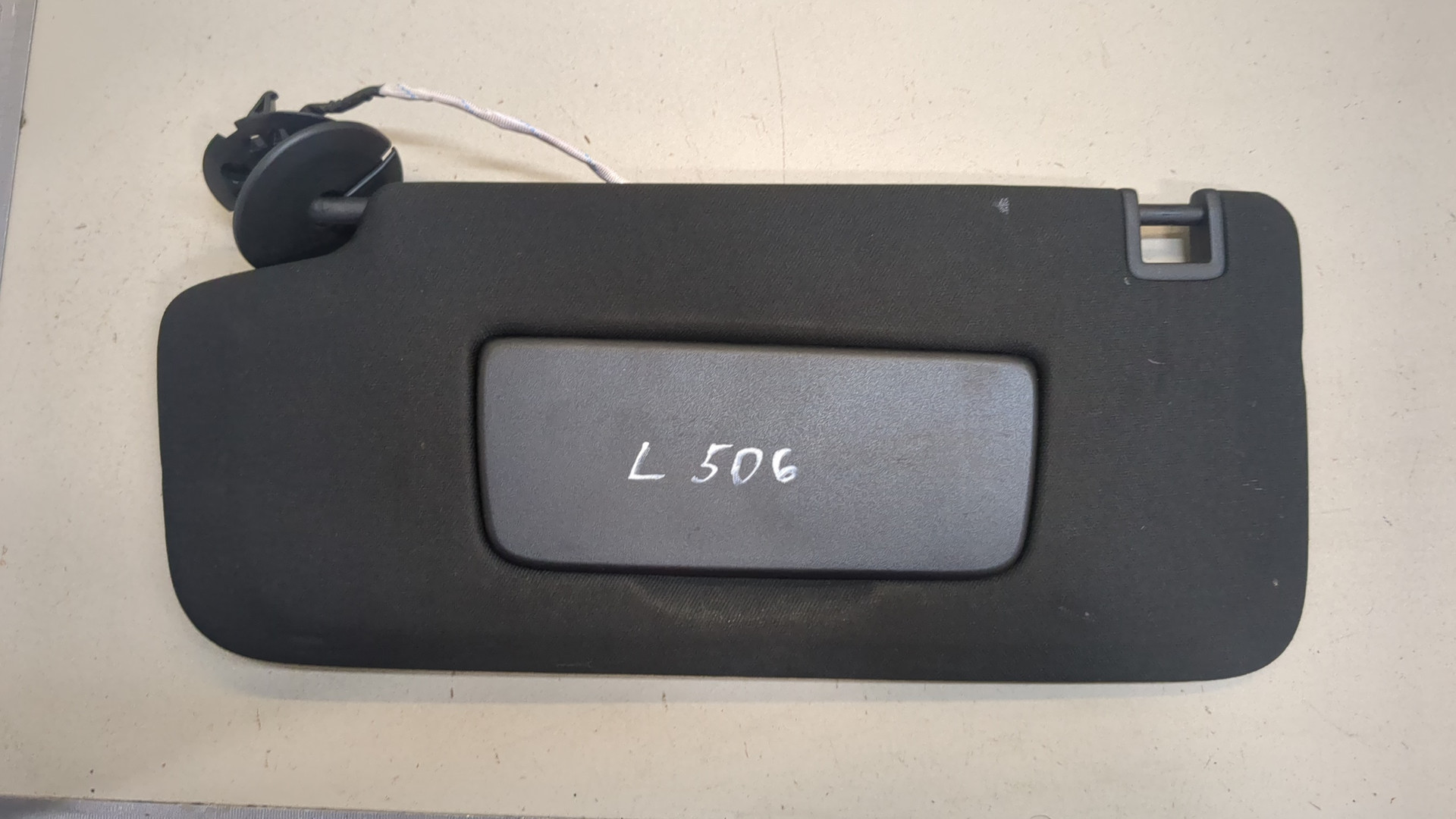 Козырек солнцезащитный