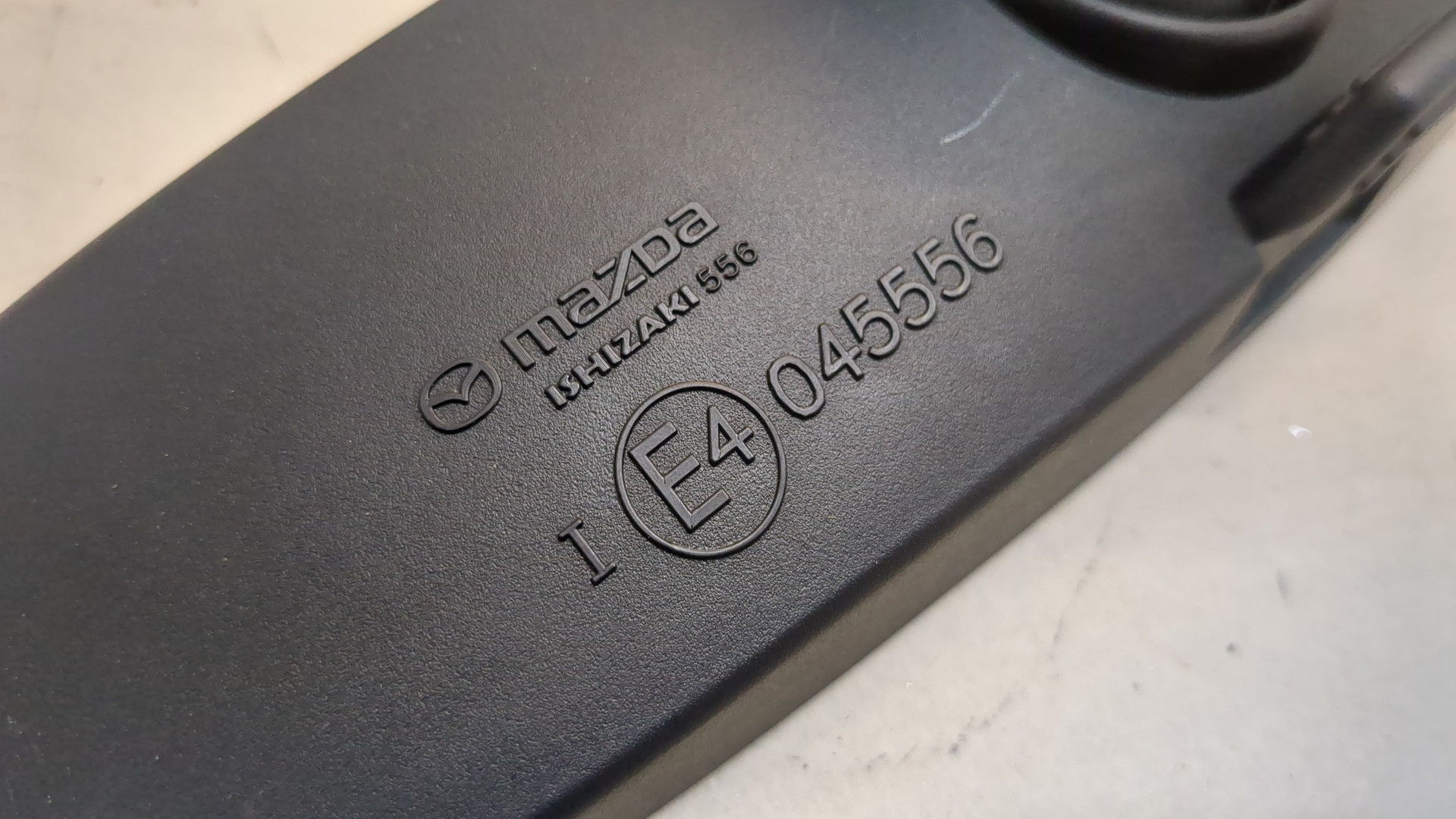 Зеркало заднего вида