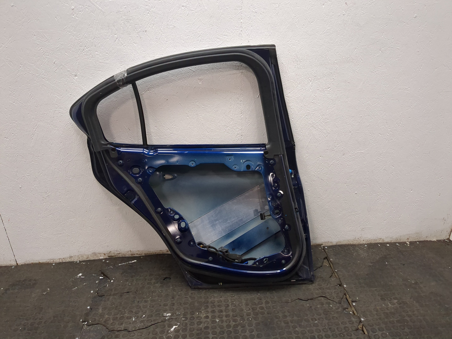 Дверь задняя левая