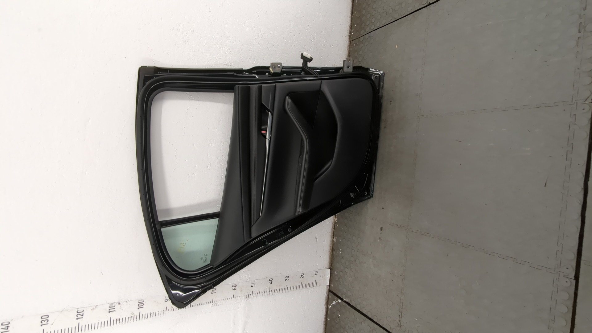 Дверь задняя левая