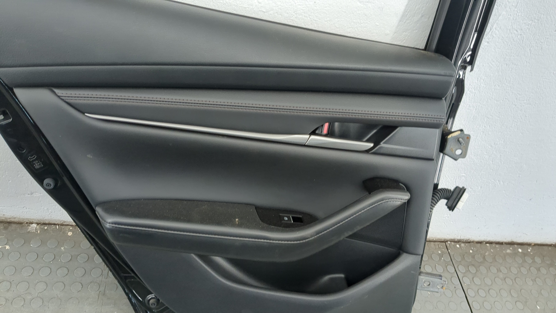 Дверь задняя левая