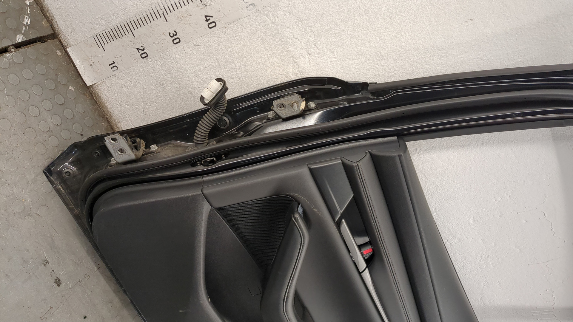 Дверь задняя правая