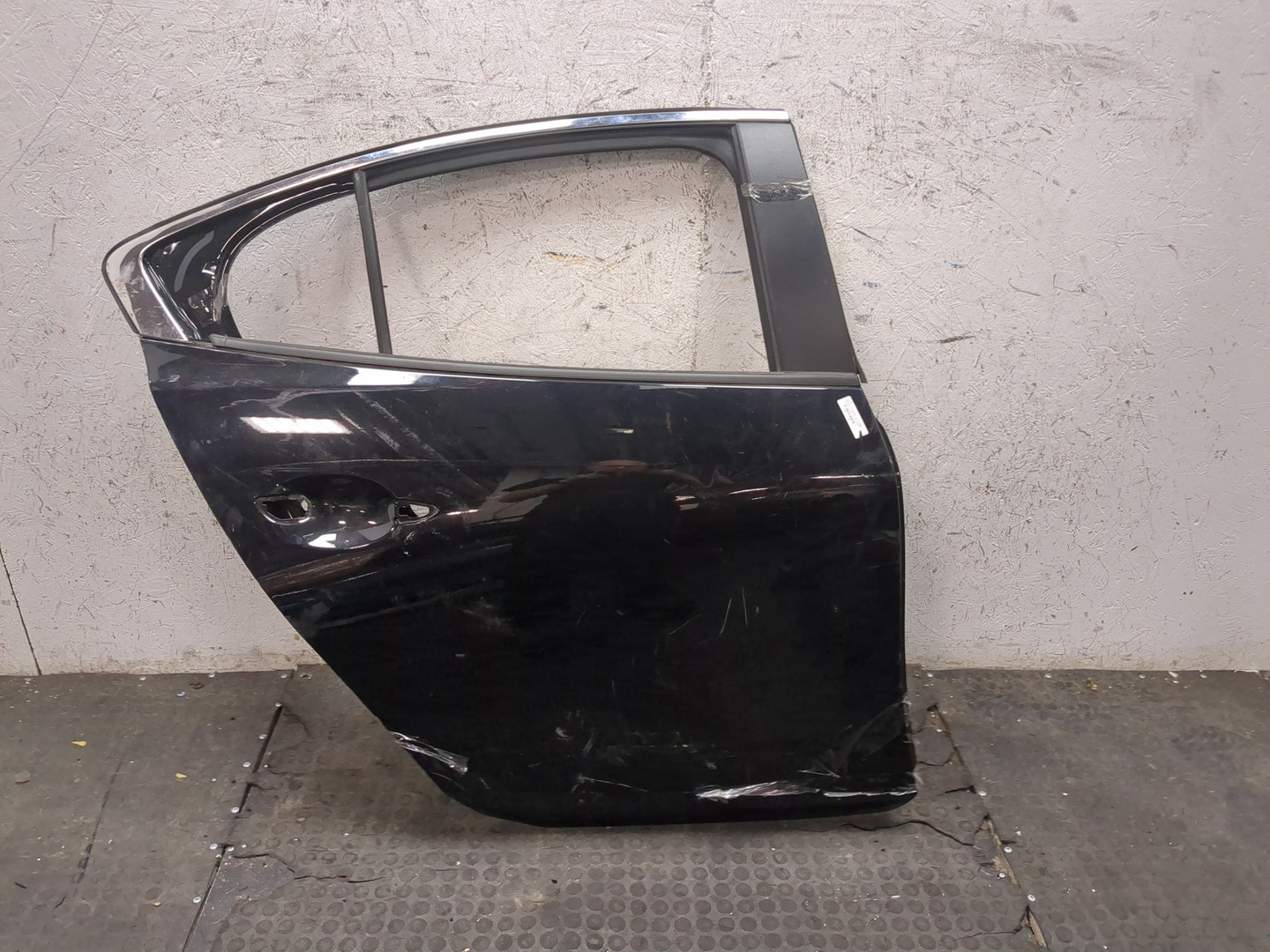 Дверь задняя правая