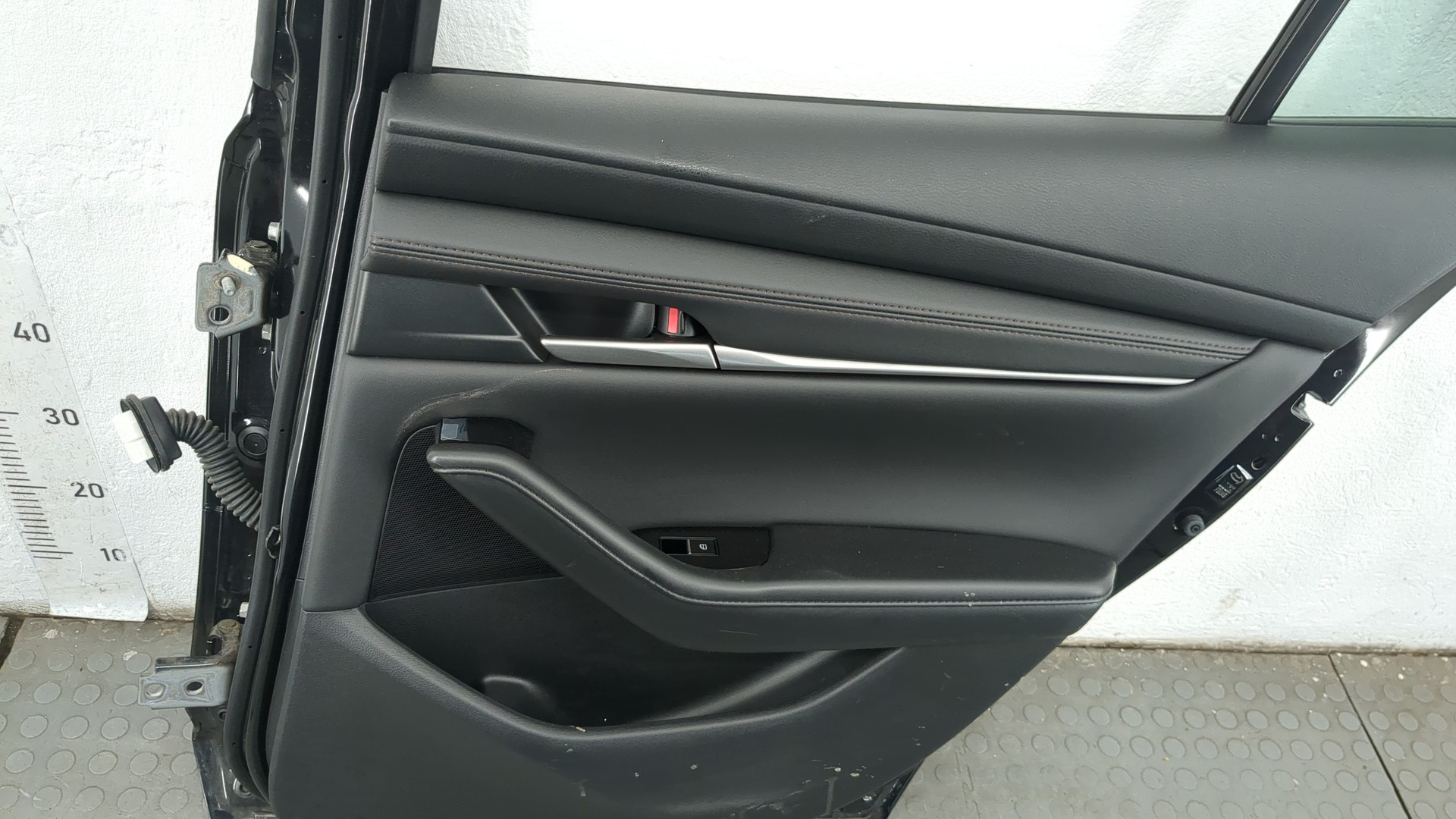 Дверь задняя правая