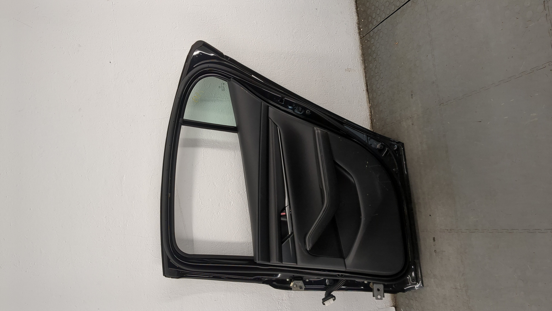 Дверь задняя правая