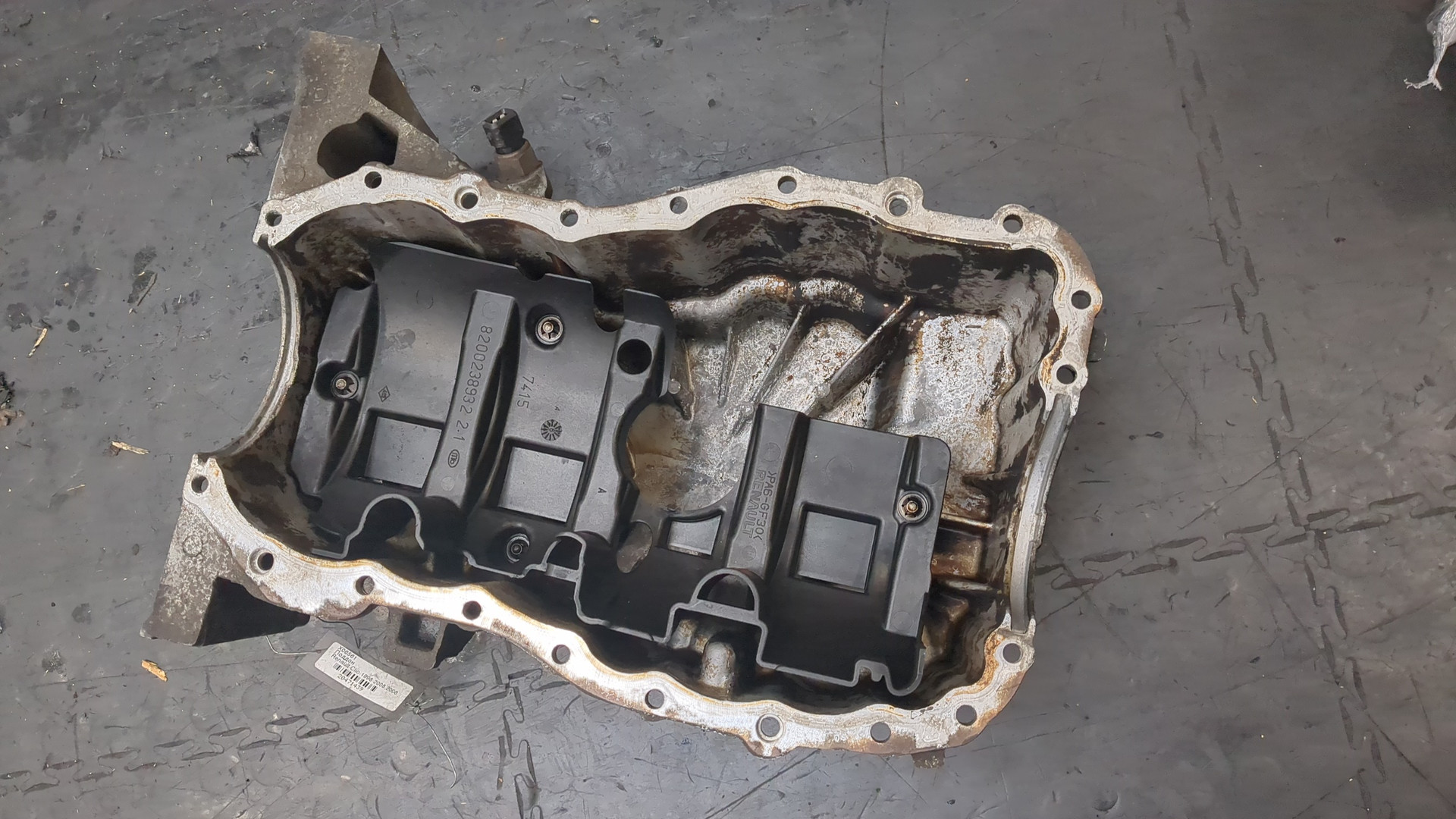 Поддон масляный двигателя (картер)