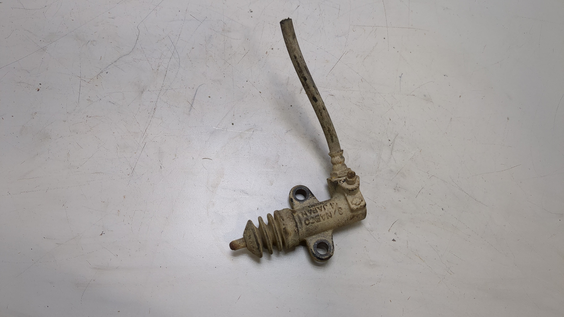 Цилиндр сцепления рабочий