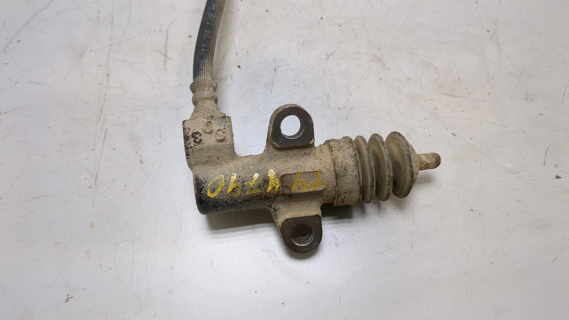 Цилиндр сцепления рабочий