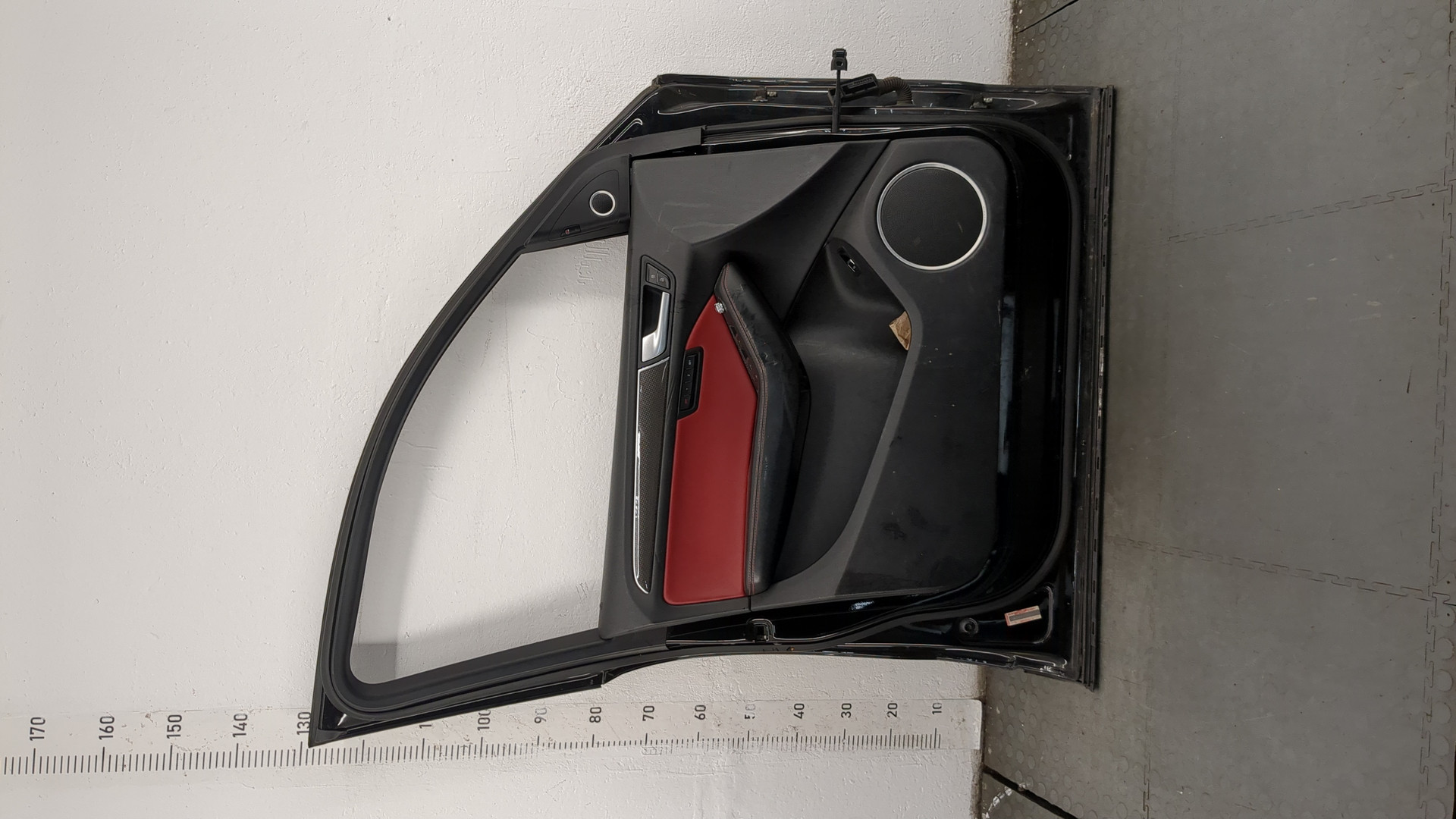 Дверь передняя левая