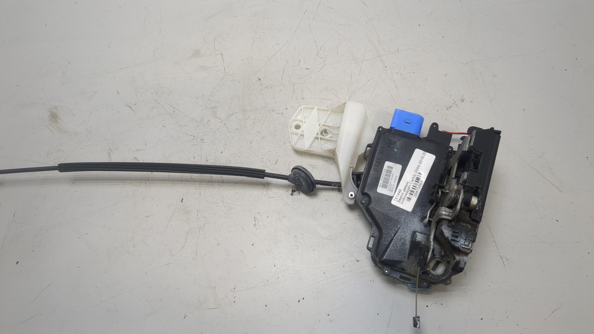 Замок двери передней правой