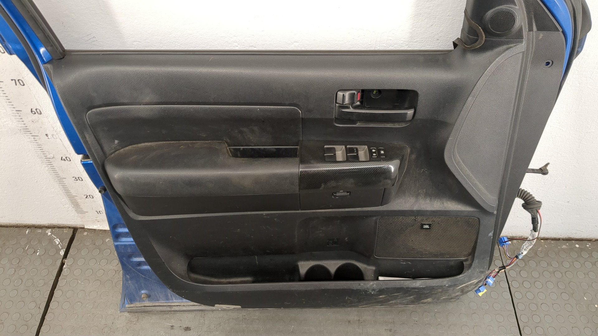 Дверь передняя левая