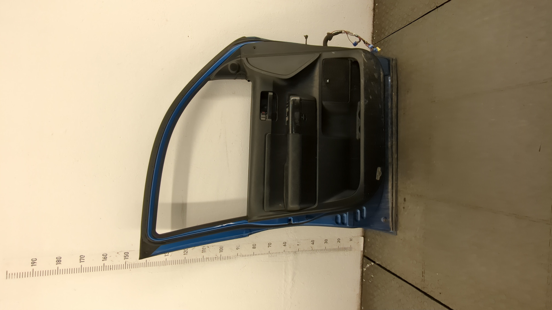 Дверь передняя левая