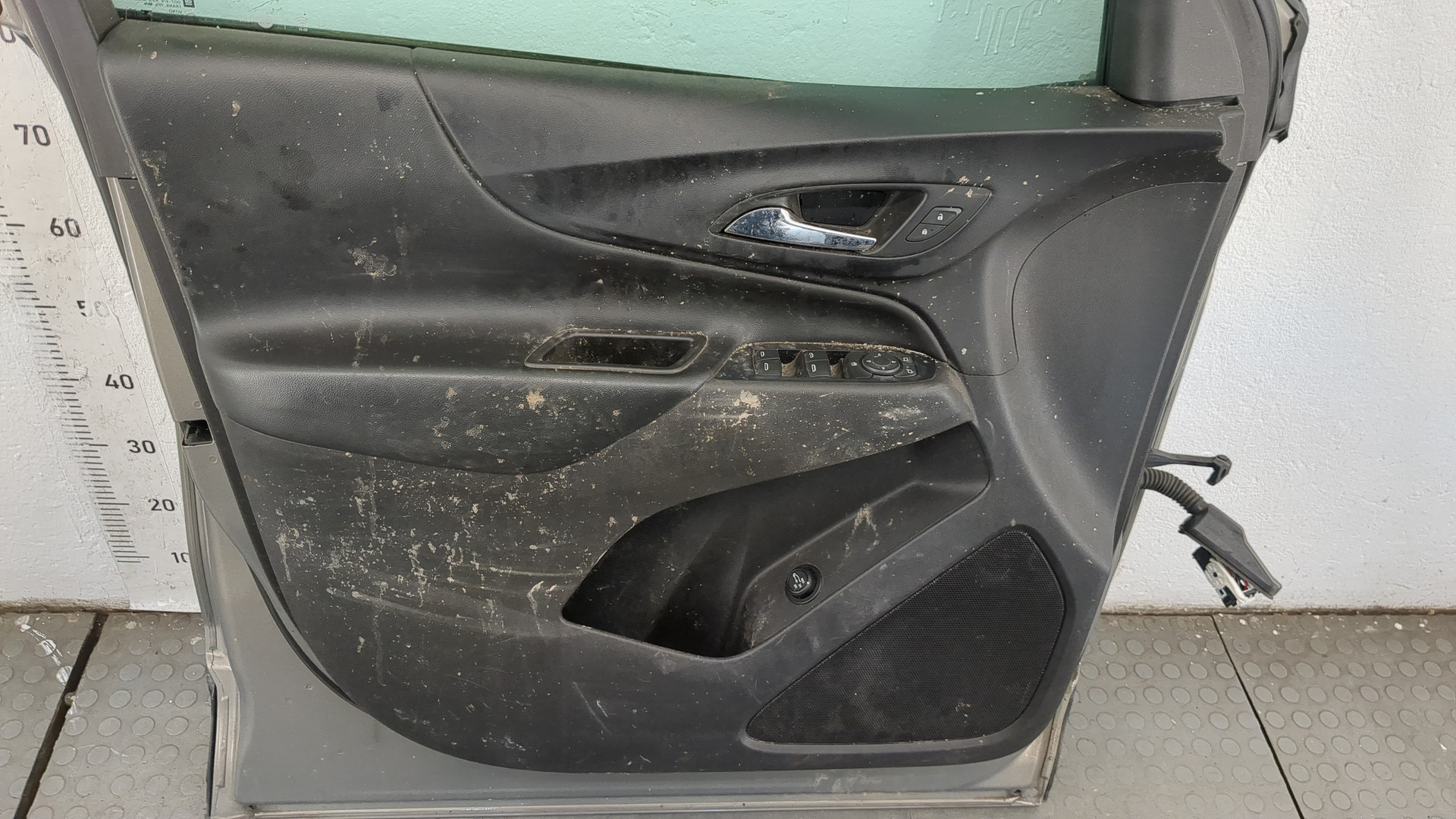 Дверь передняя левая