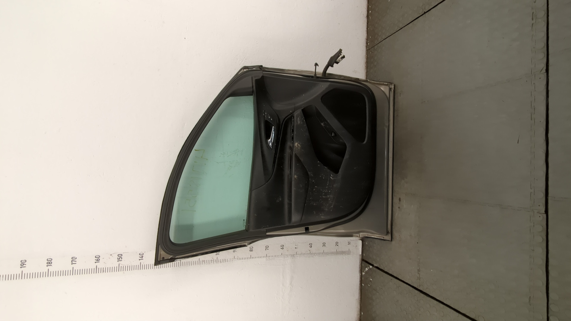 Дверь передняя левая