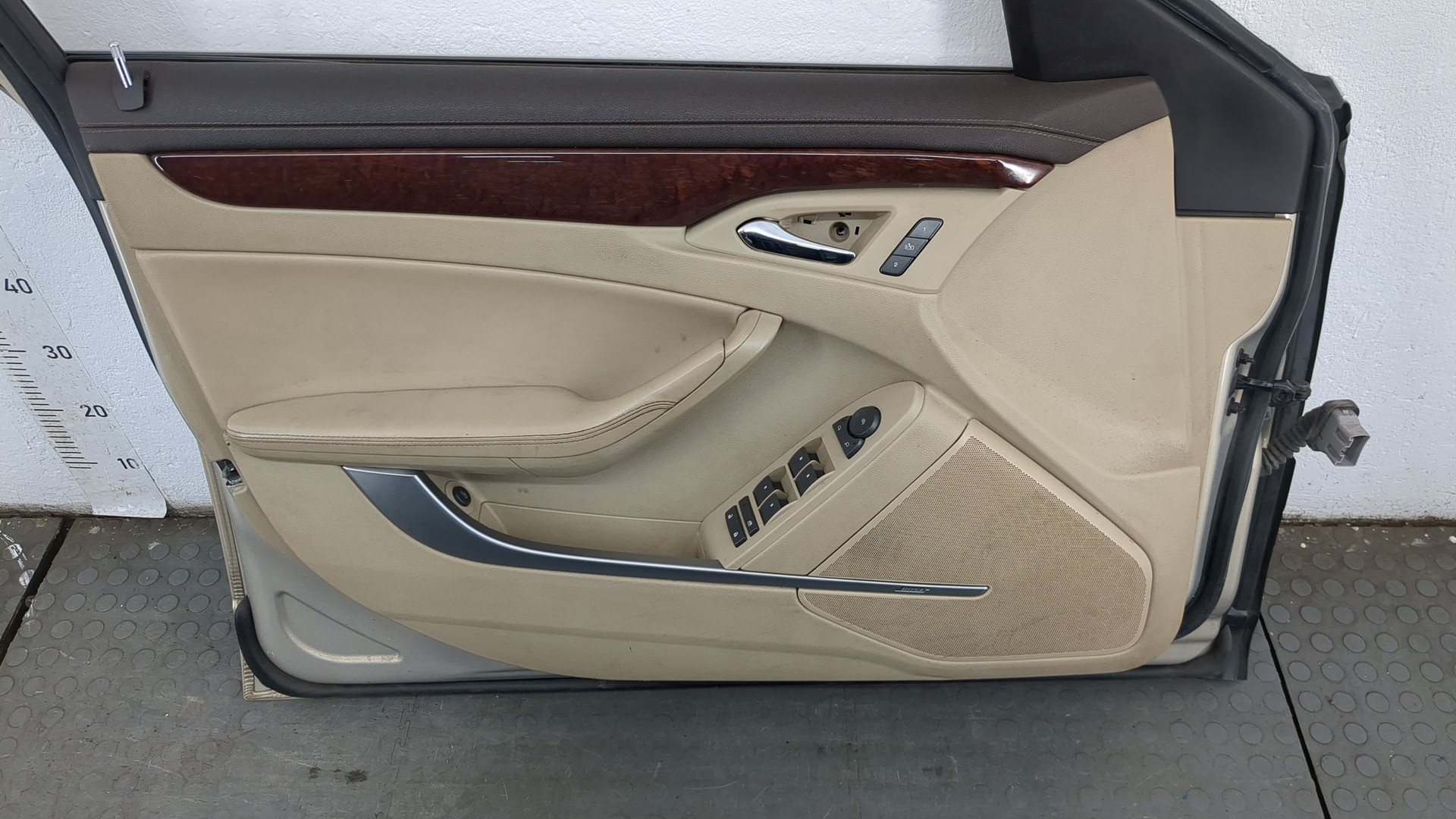 Дверь передняя левая