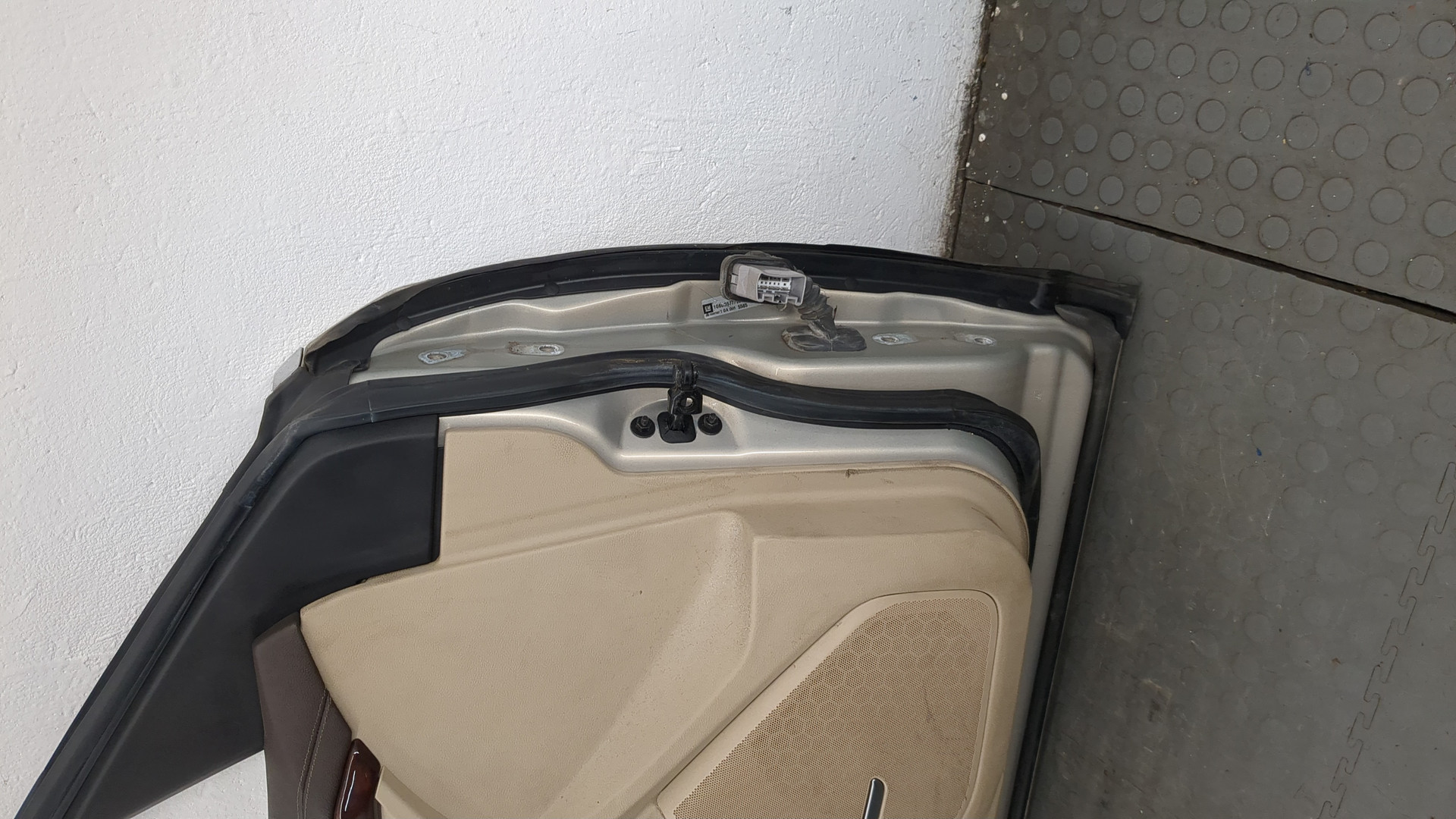 Дверь передняя левая