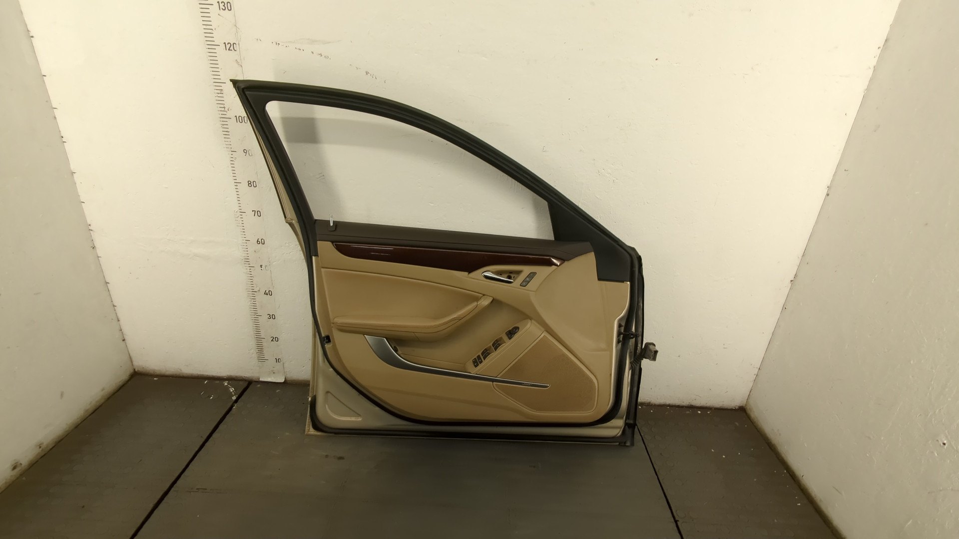 Дверь передняя левая