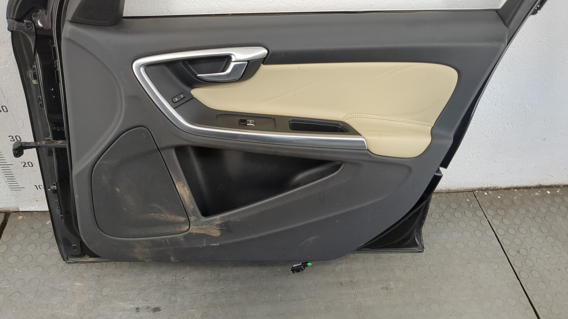 Дверь передняя правая