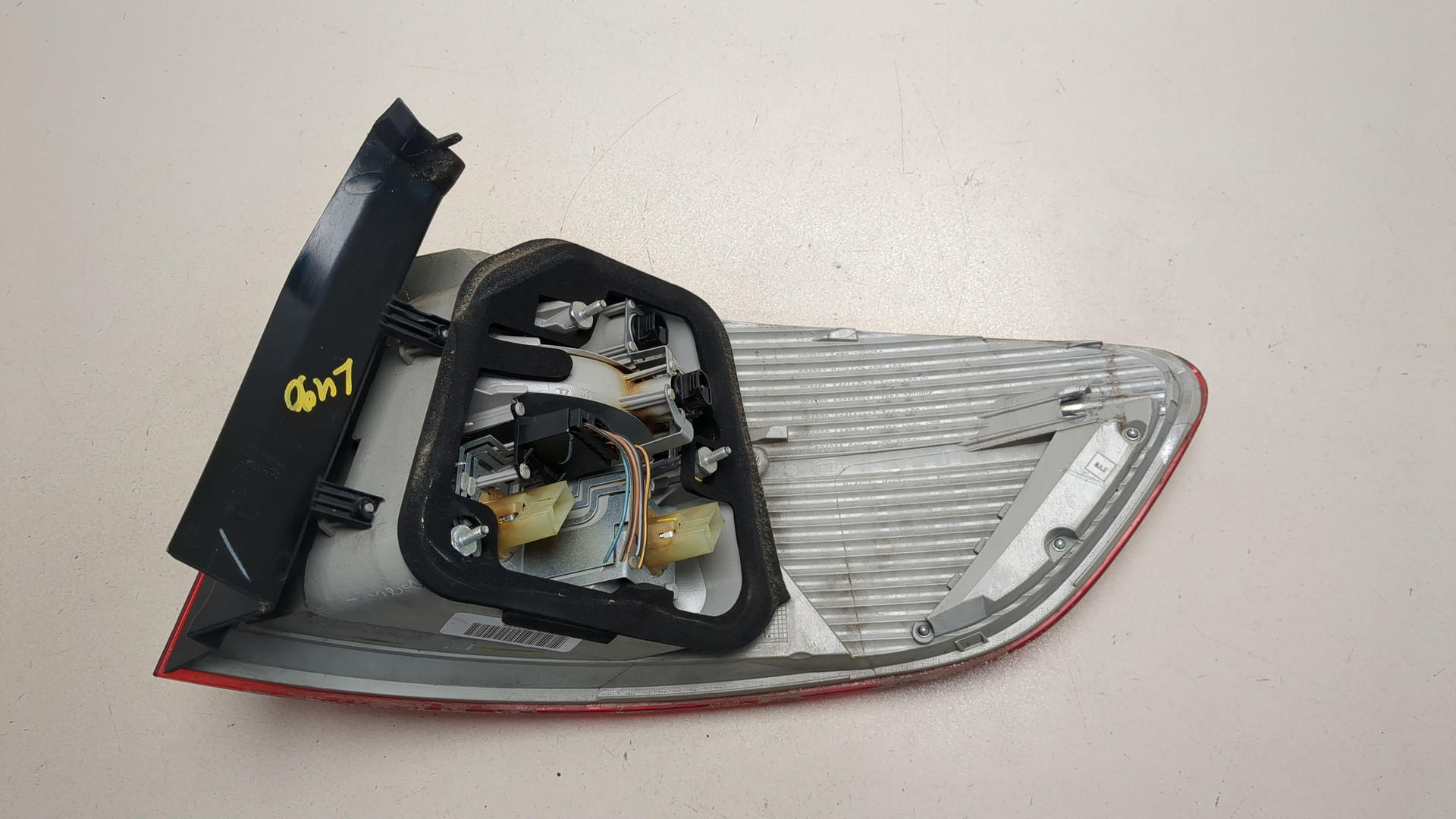 Фонарь задний левый