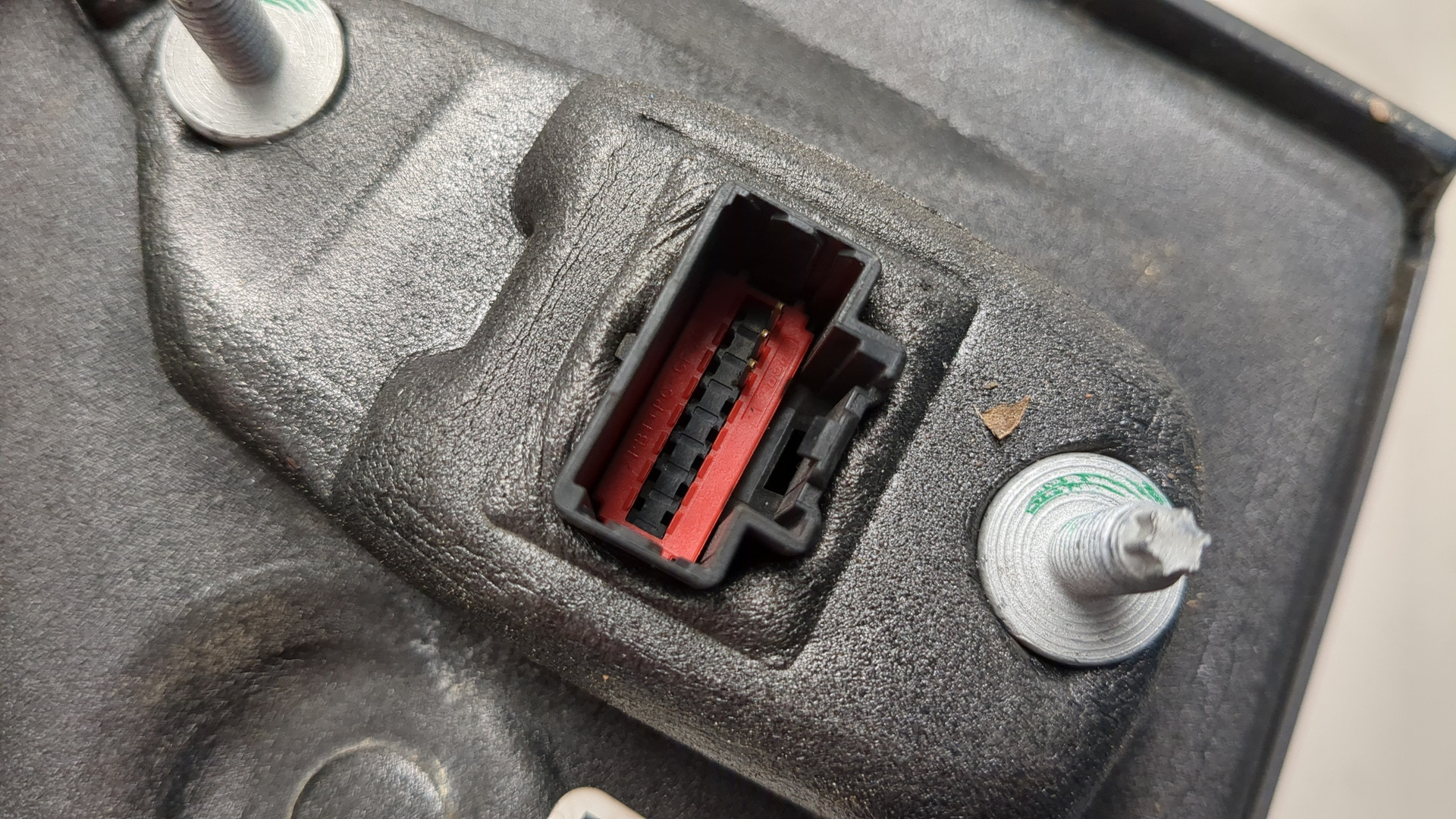 Зеркало правое электрическое