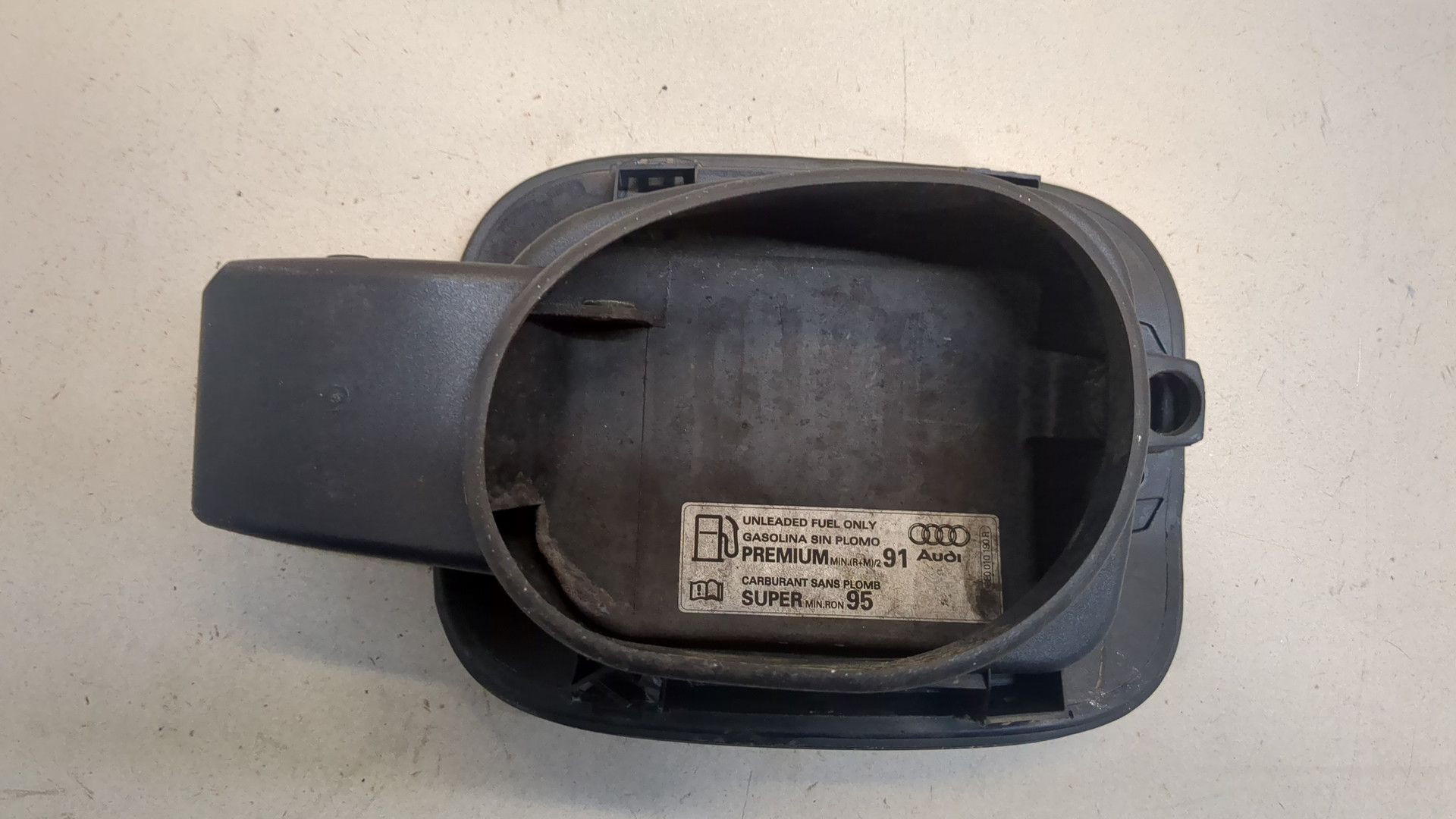 Лючок бензобака