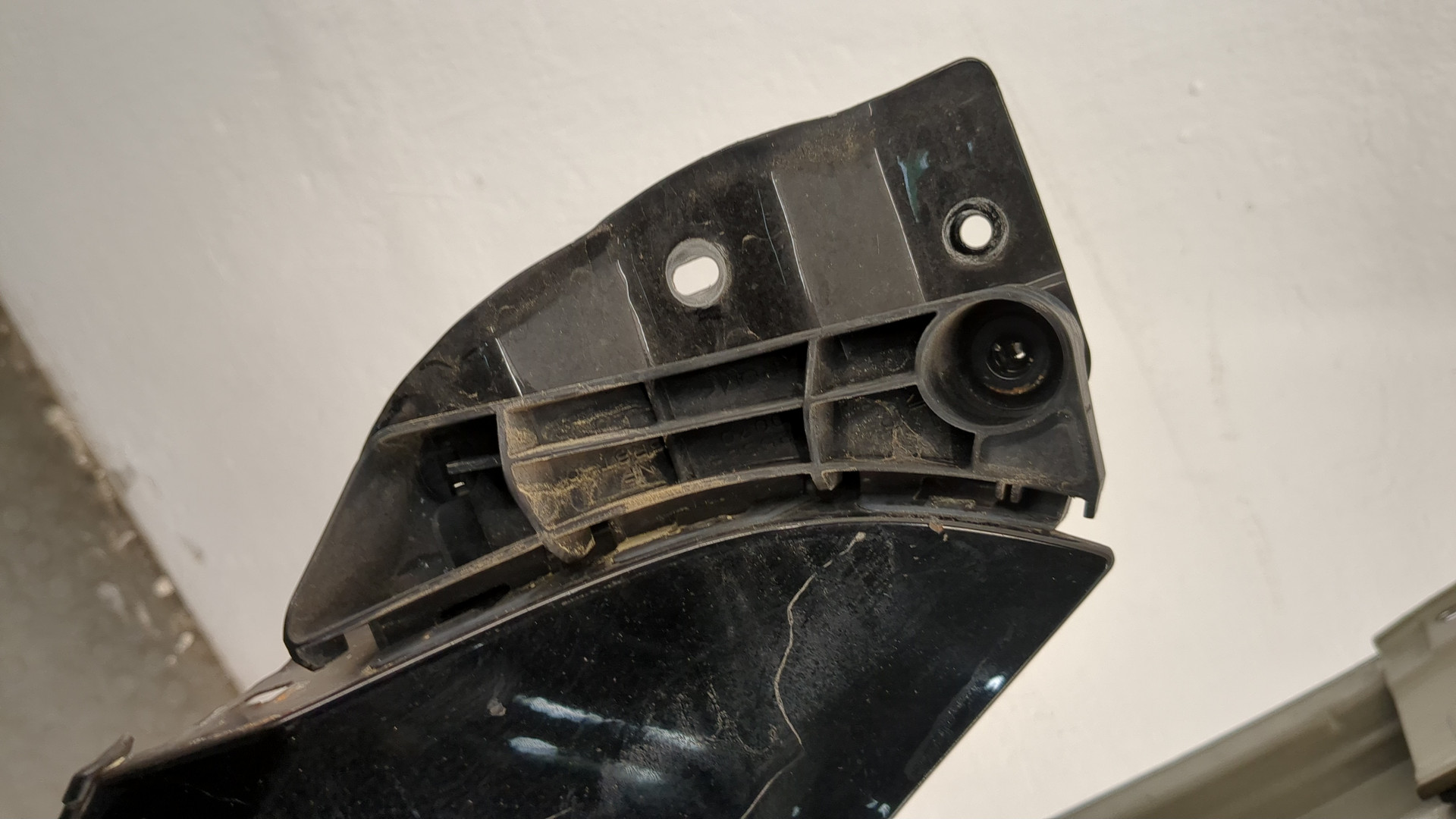 Крыло переднее левое