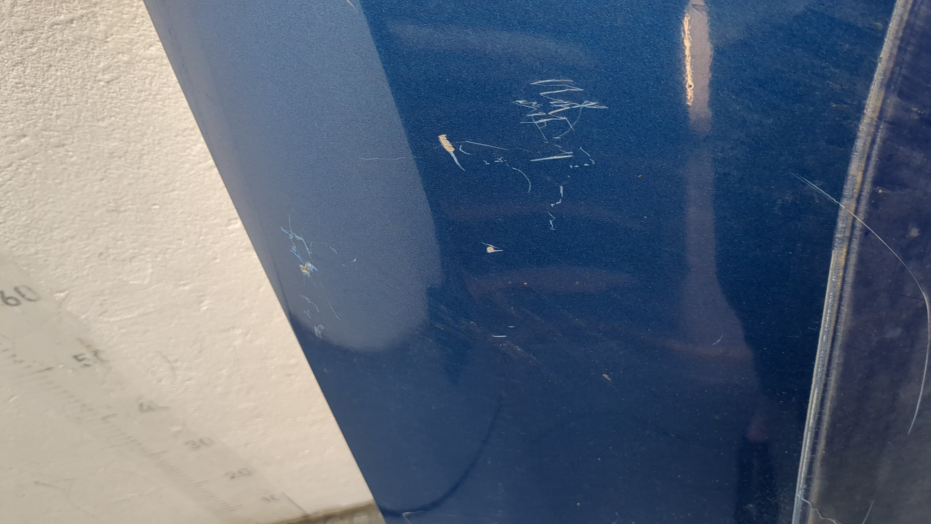 Крыло переднее правое