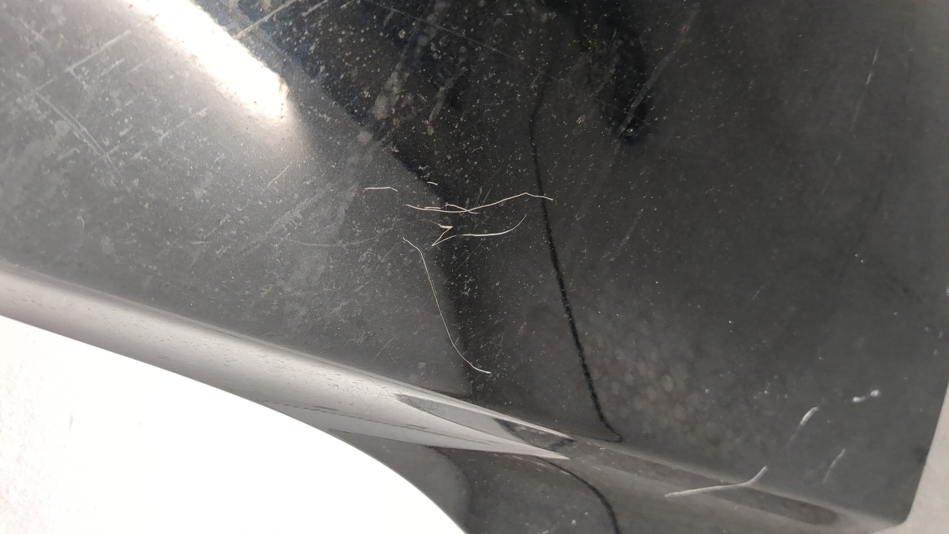 Крыло переднее правое