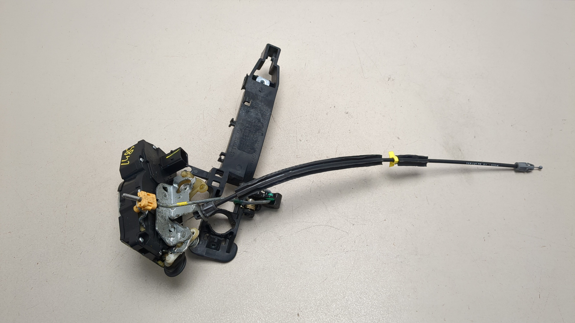 Замок двери задней правой