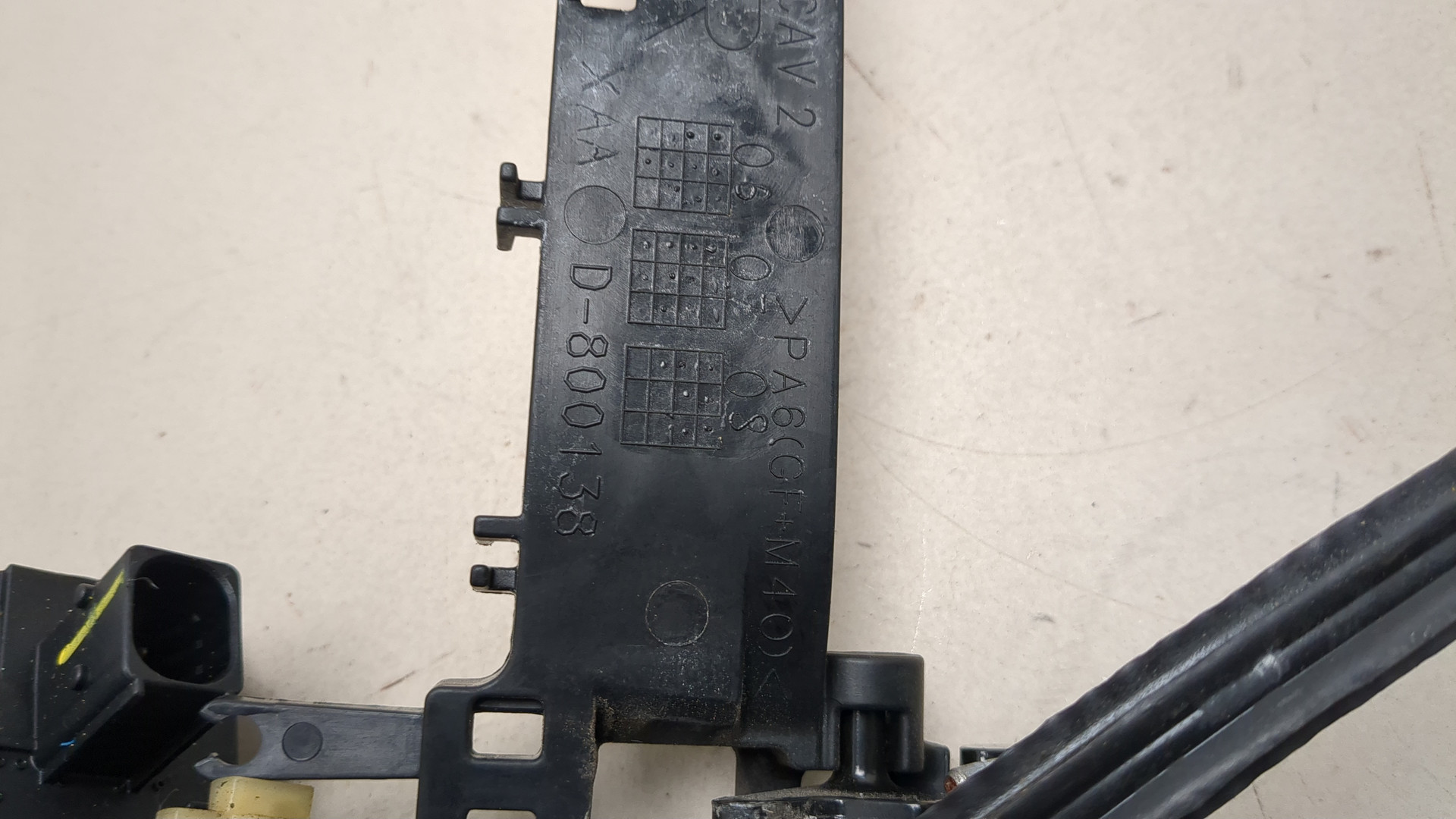 Замок двери задней правой