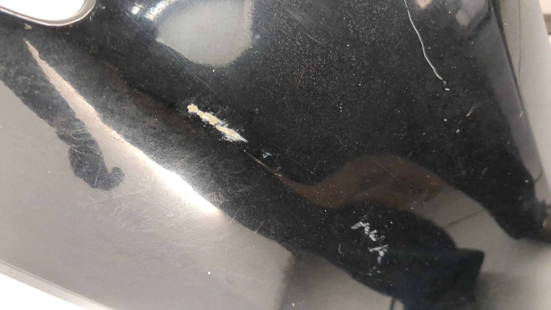 Крыло переднее правое