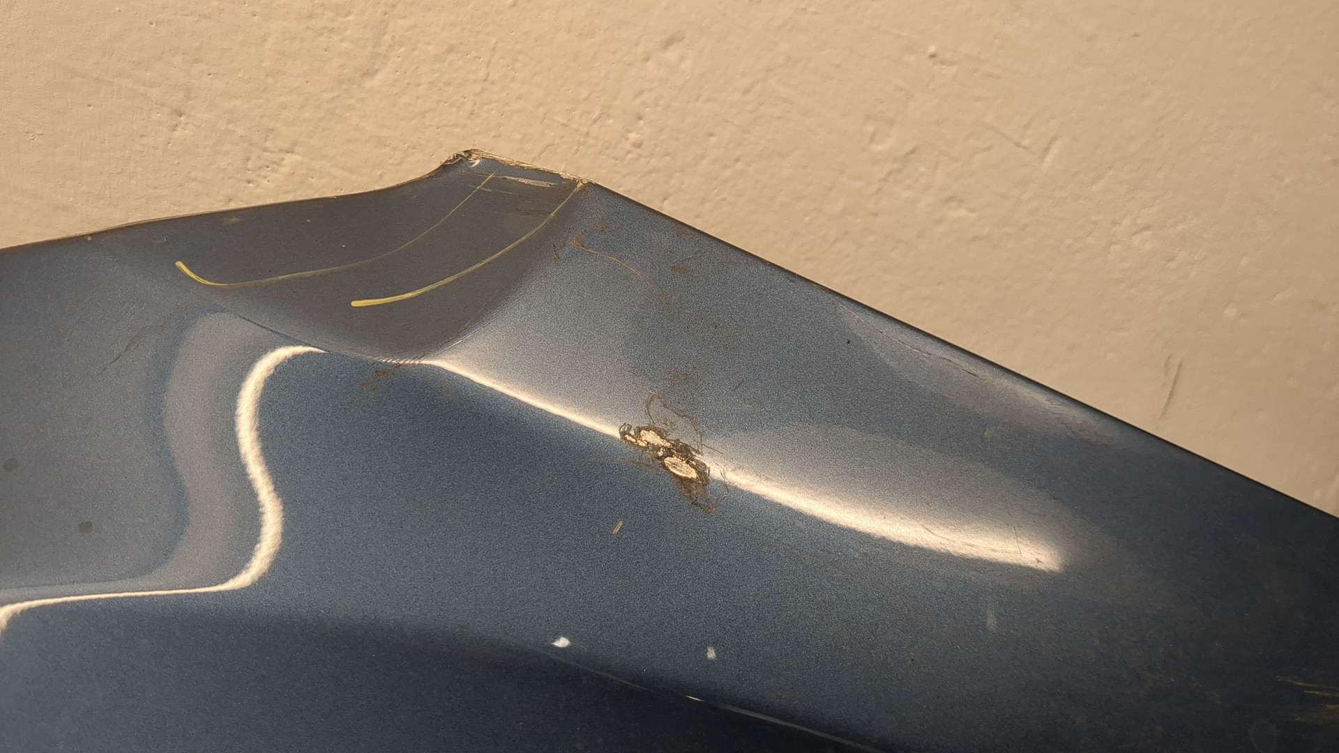 Крыло переднее левое