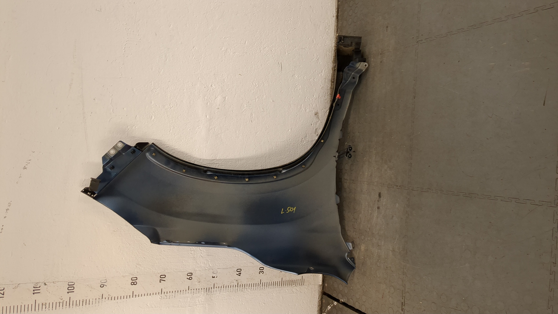 Крыло переднее левое