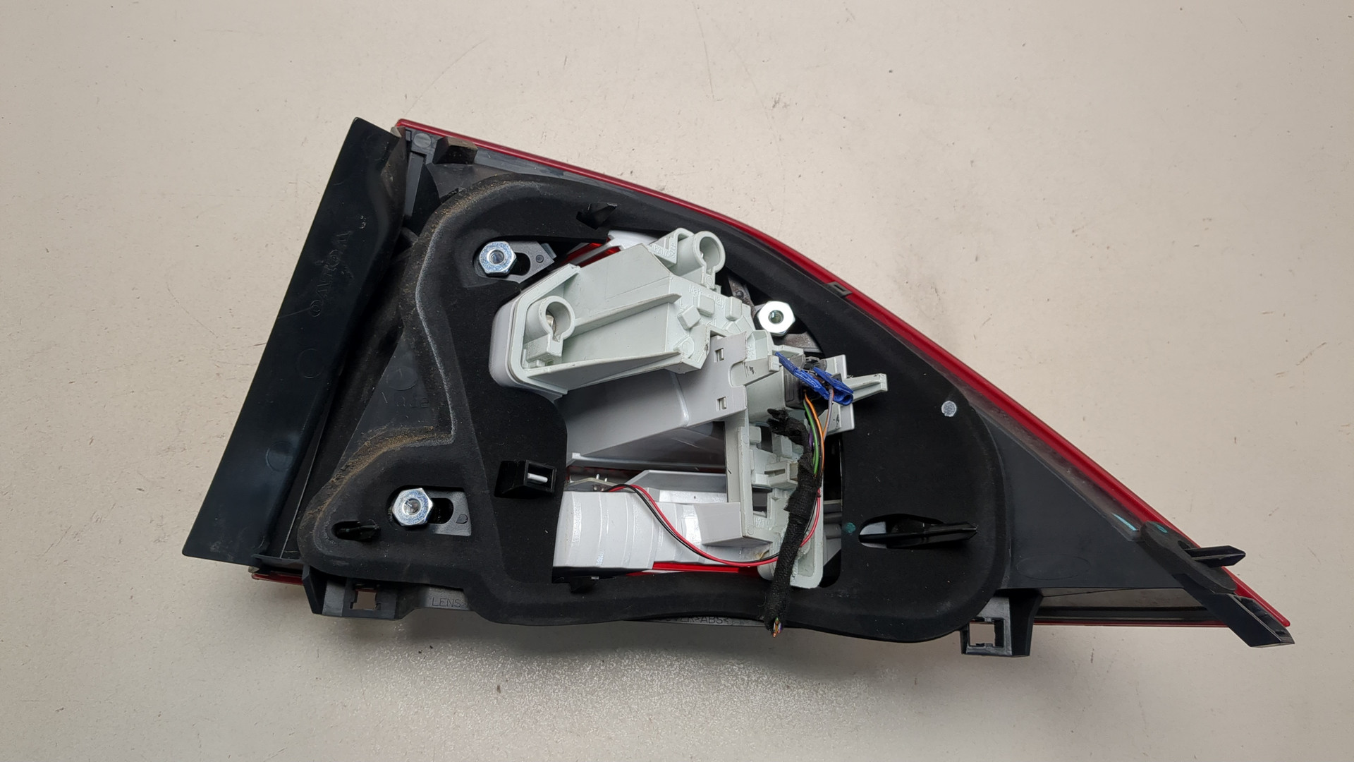 Фонарь задний левый