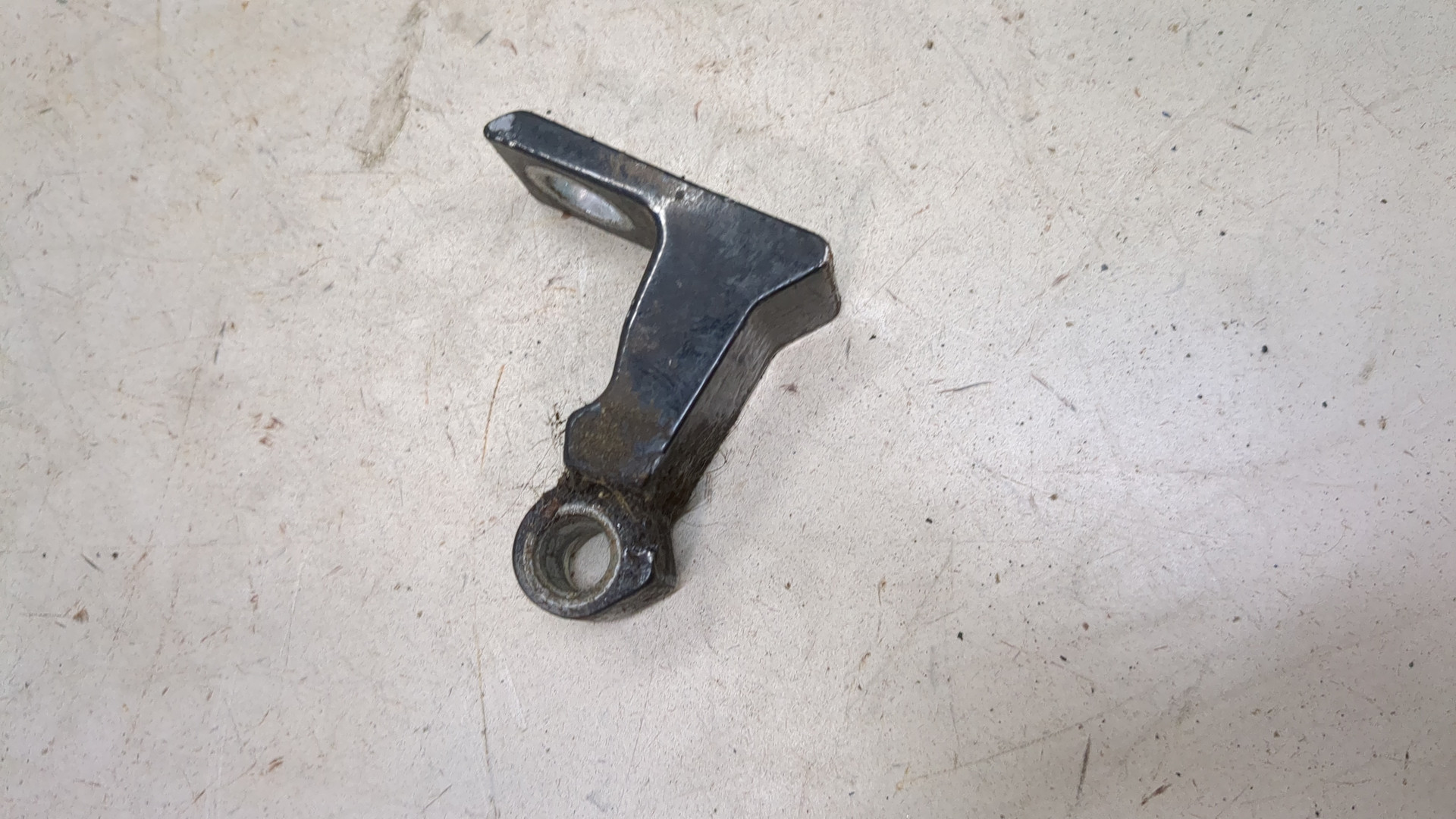 Петля двери