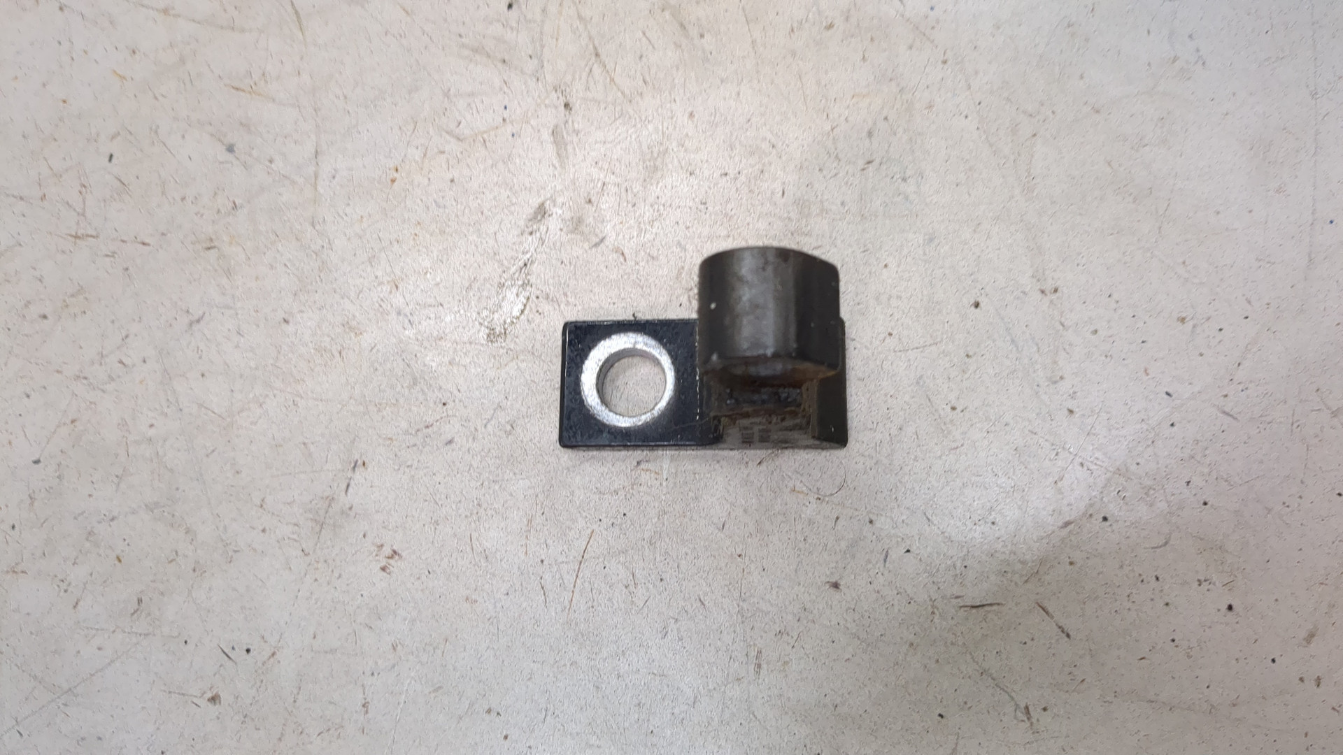 Петля двери