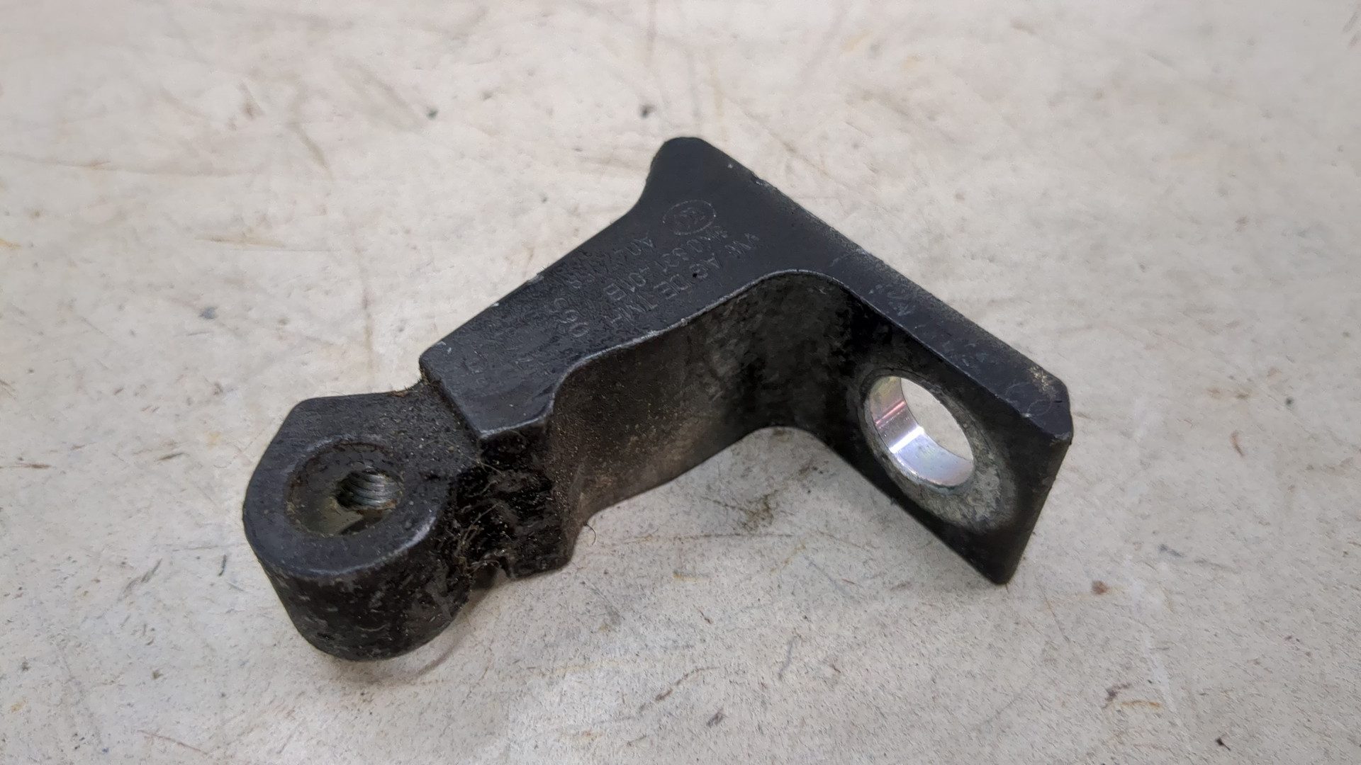 Петля двери