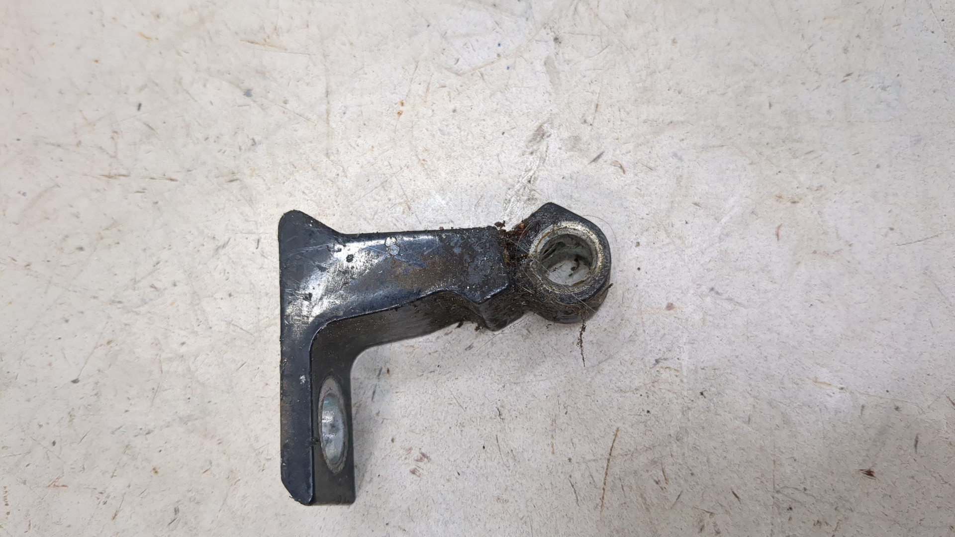 Петля двери