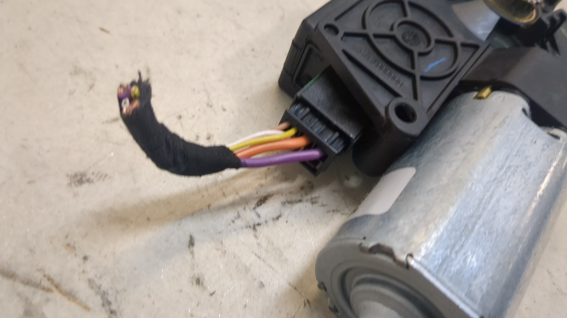 Моторчик люка