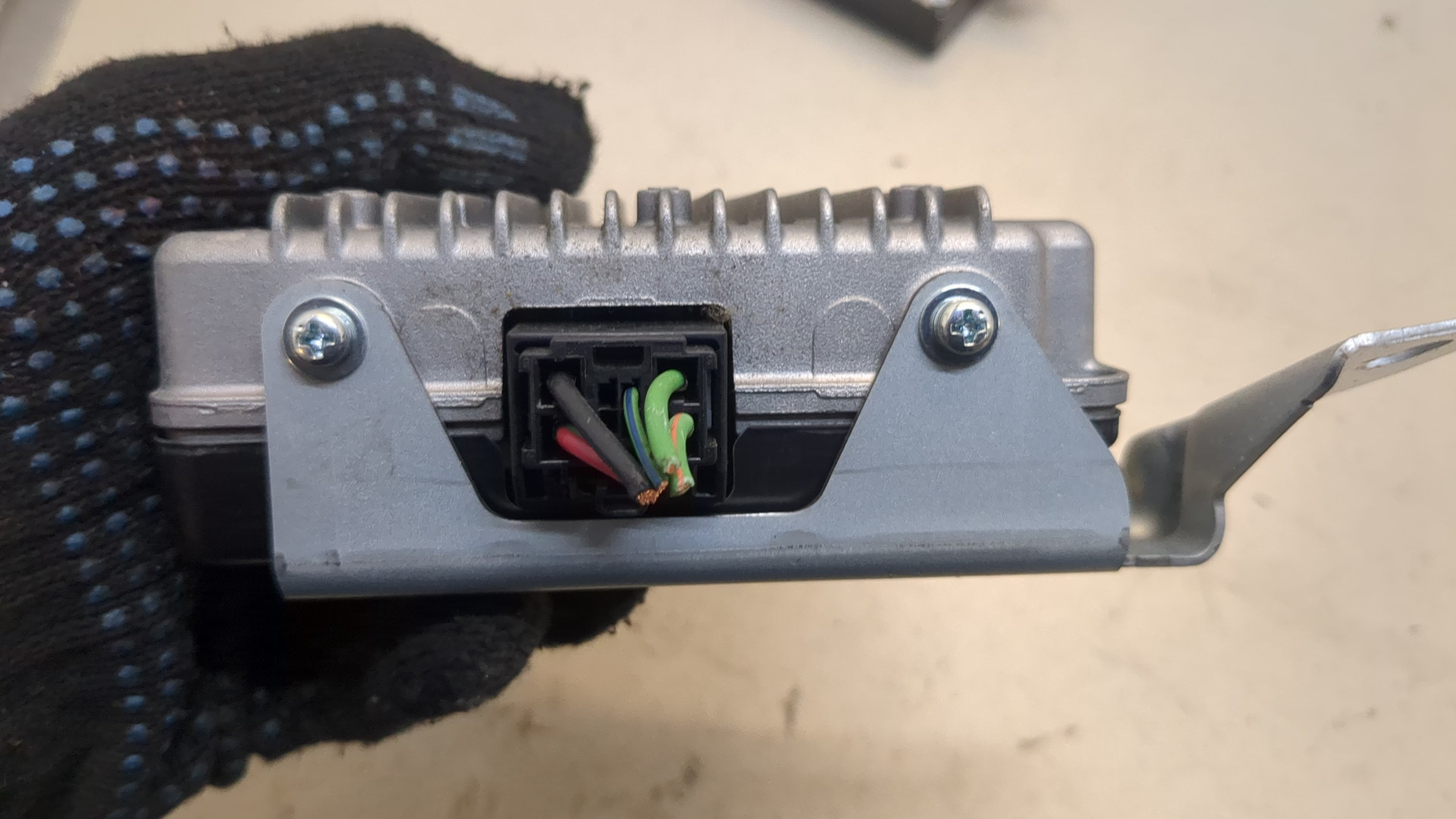 Преобразователь напряжения (адаптер)