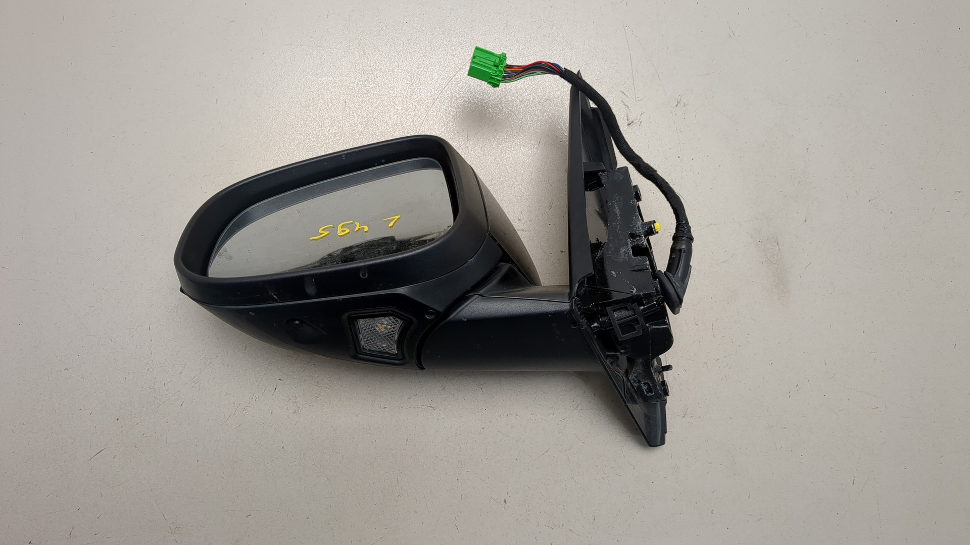 Зеркало левое электрическое