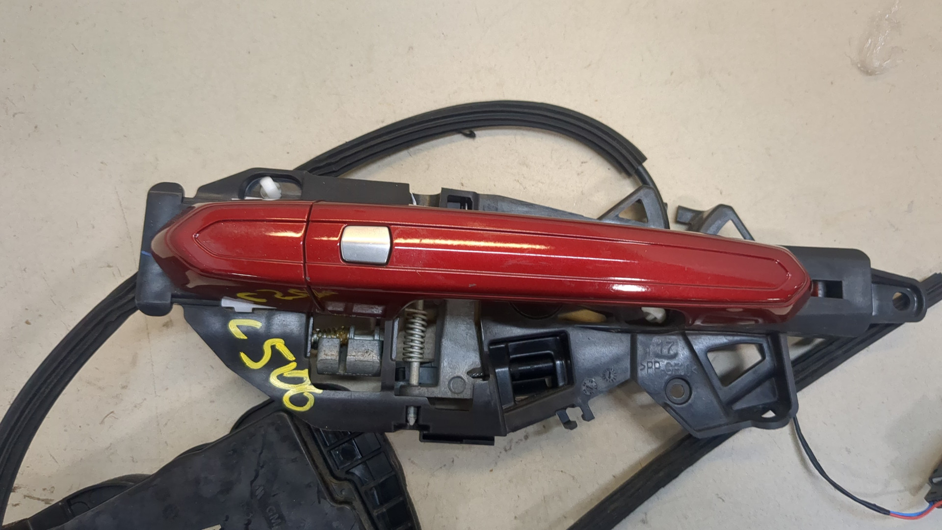 Замок двери задней правой