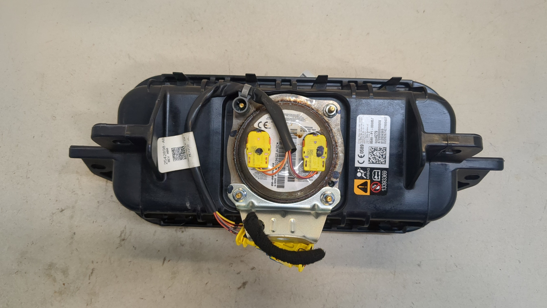 Подушка безопасности пассажирская (в торпедо)