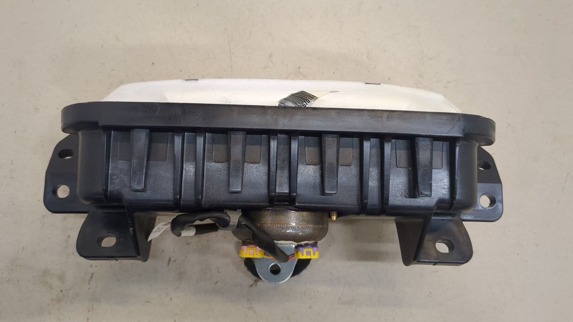 Подушка безопасности пассажирская (в торпедо)