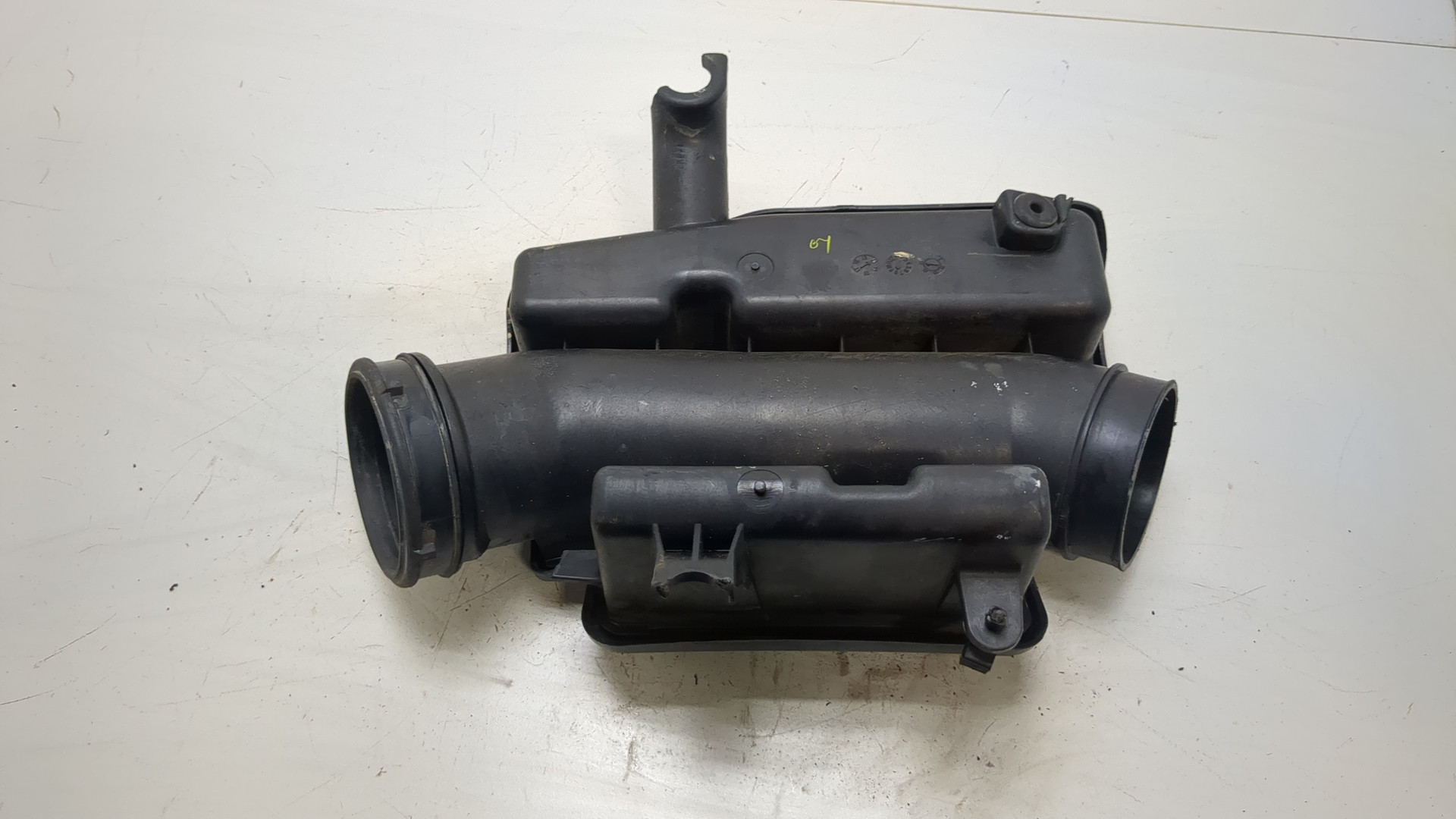 Резонатор воздушного фильтра