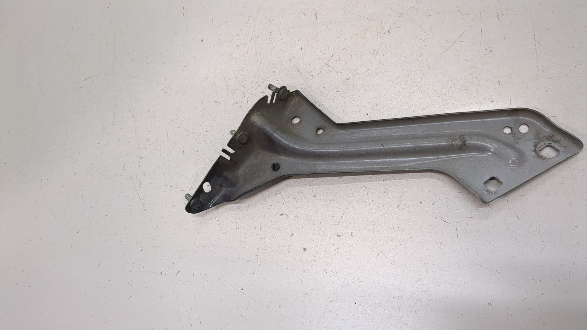 Кронштейн крепления крыла