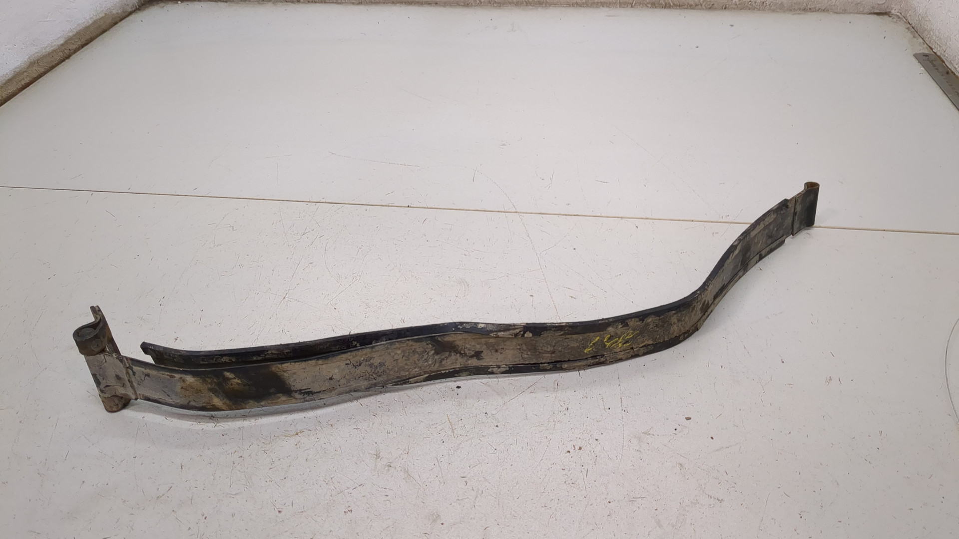 Лента крепления бензобака