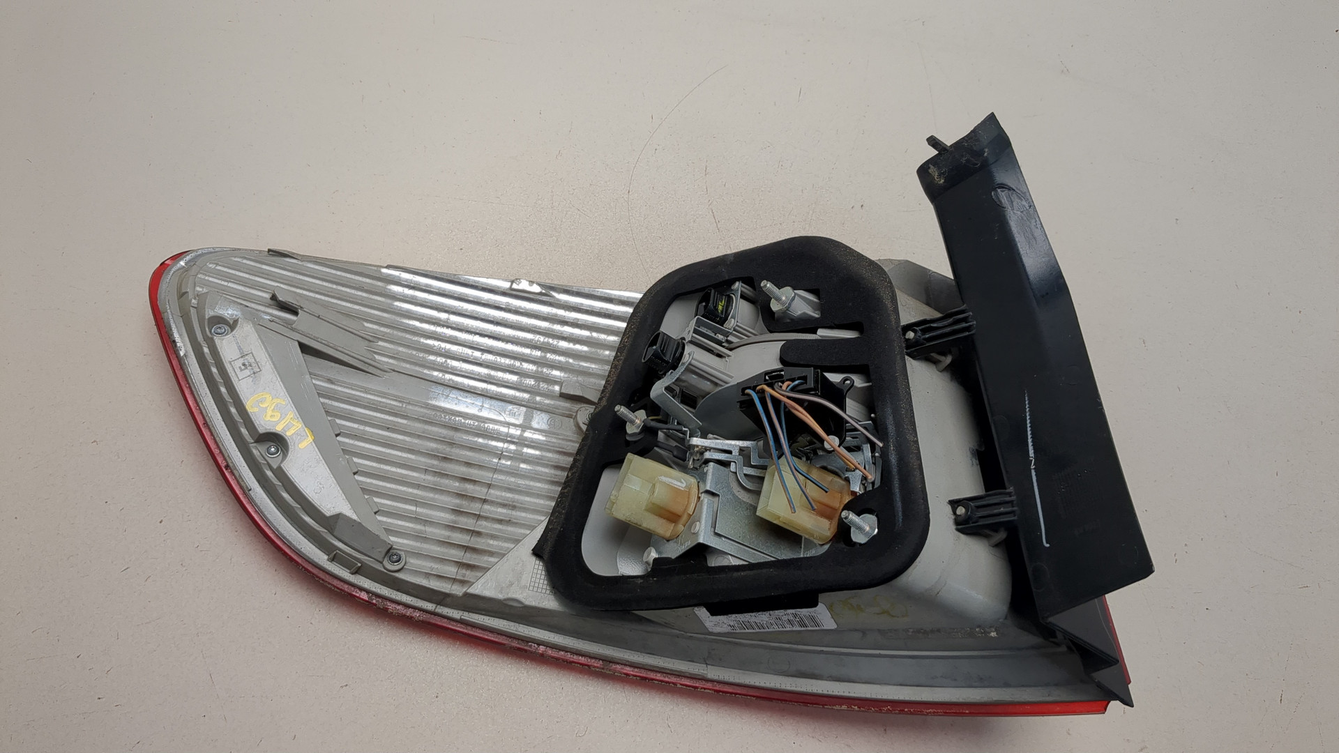 Фонарь задний правый