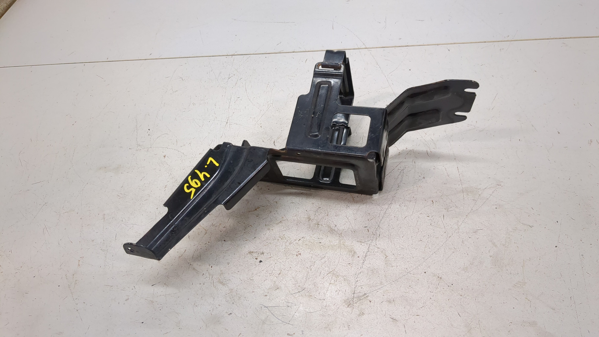 Кронштейн (сопут. товар)