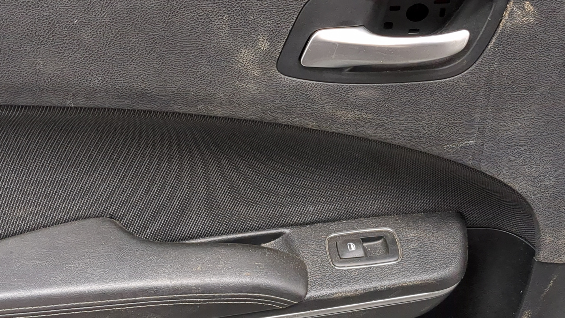 Дверь задняя левая